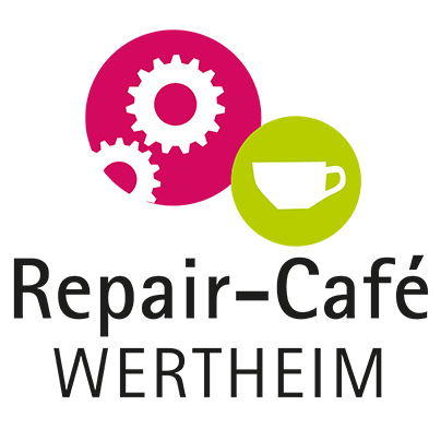 zwei Icons: Zahnräder, die ineinander greifen, Kaffeetasse, Schriftzug Repair-Café Wertheim